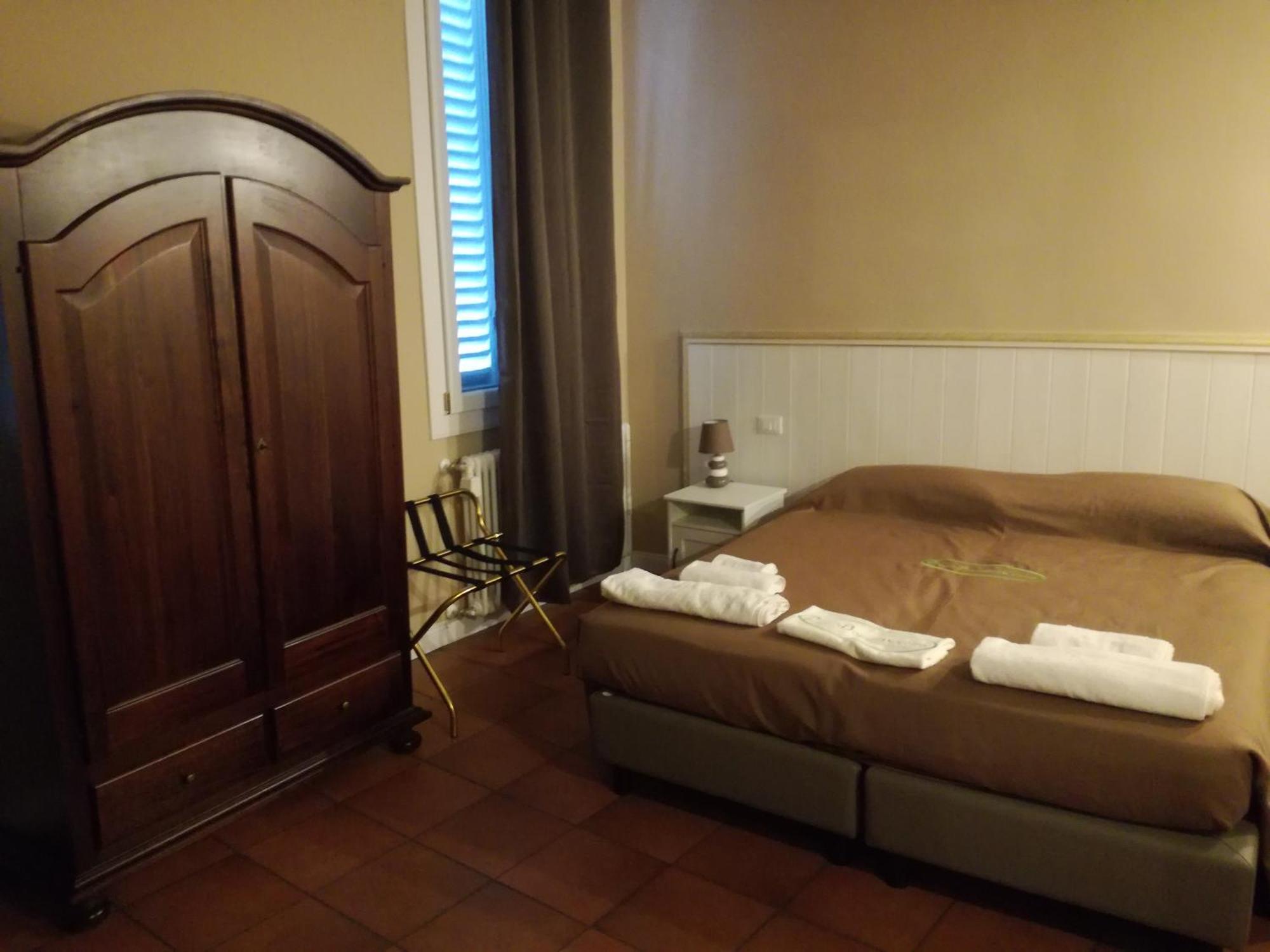 Palace Piazza San Domenico Rooms De Luxe- Bedinbolognacentro Exteriör bild